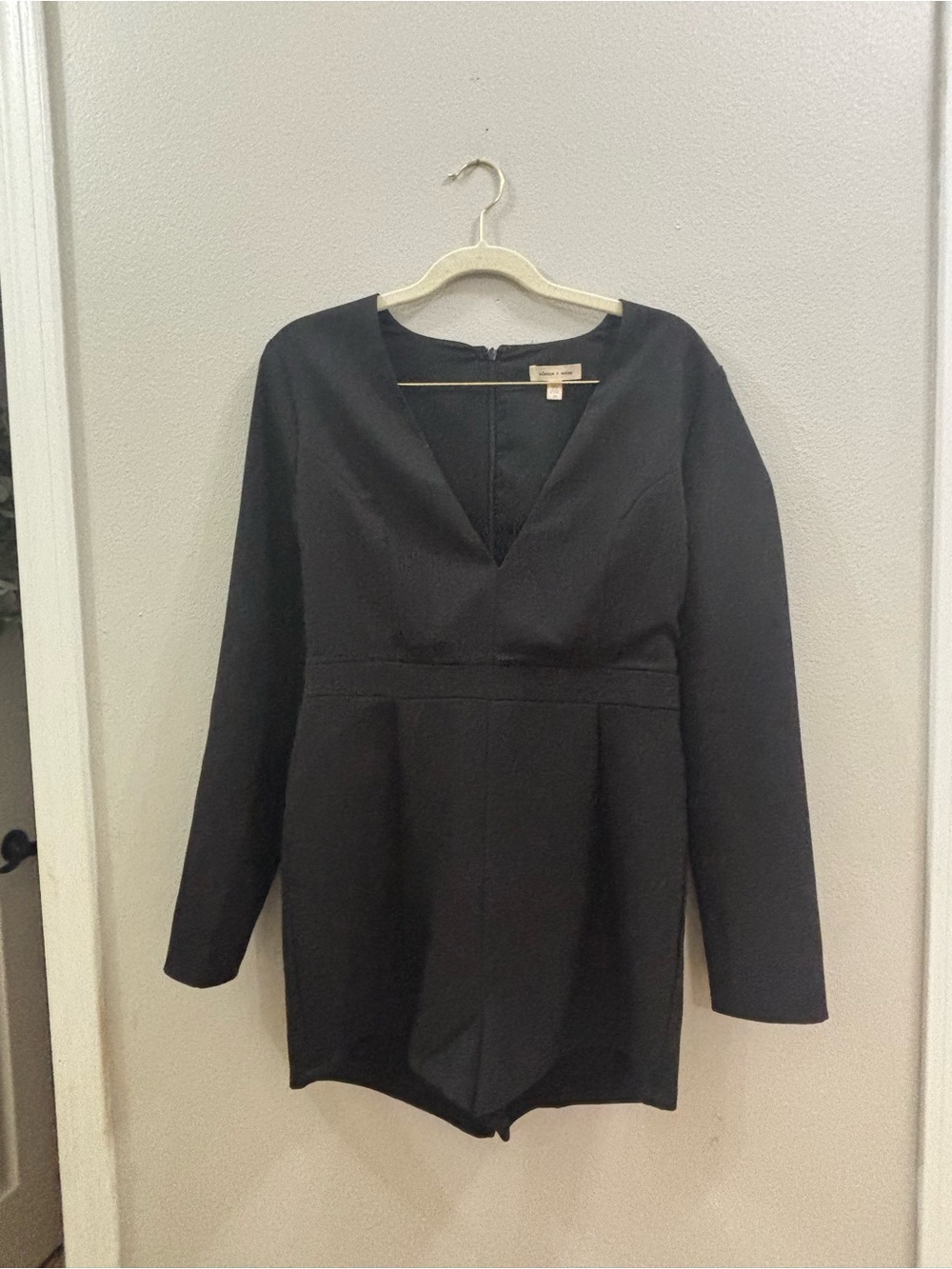 silence + noise Black Long-Sleeve V-Neck Romper medium